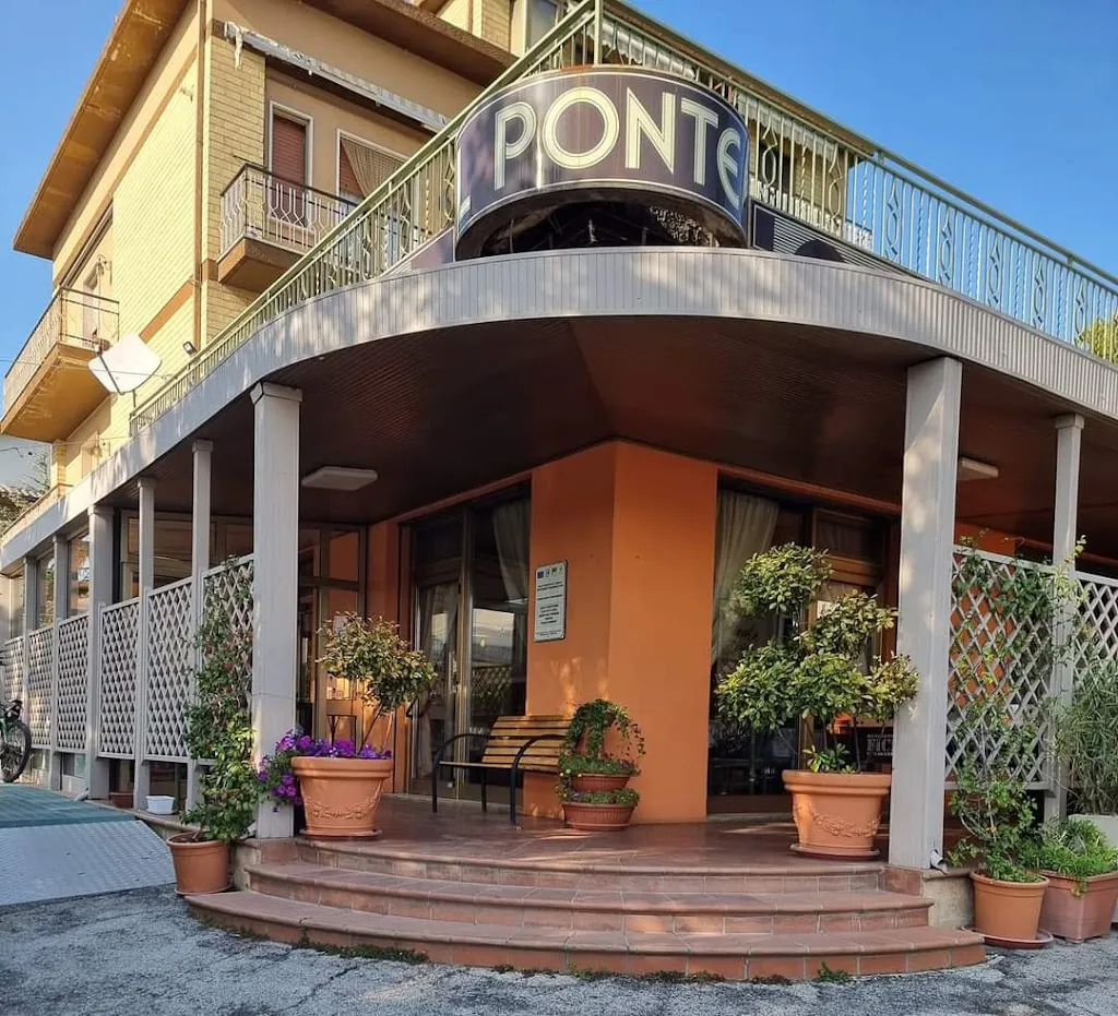 Il Ponte restaurant in Cossignano