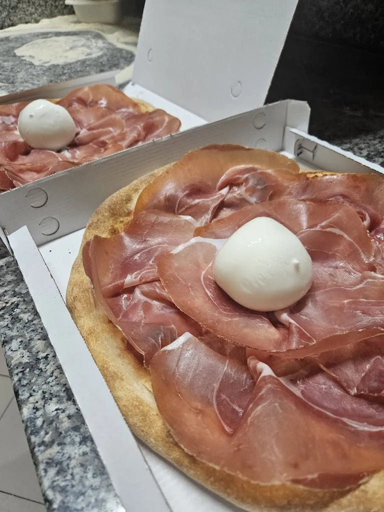 Pizzeria Del Borgo di Albertini Romina_Cossignano_slider_image_2