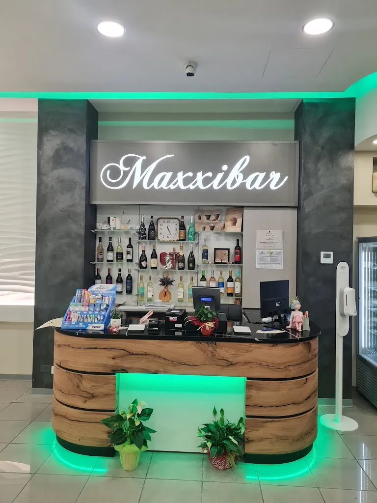 Maxxibar restaurant in Corridonia