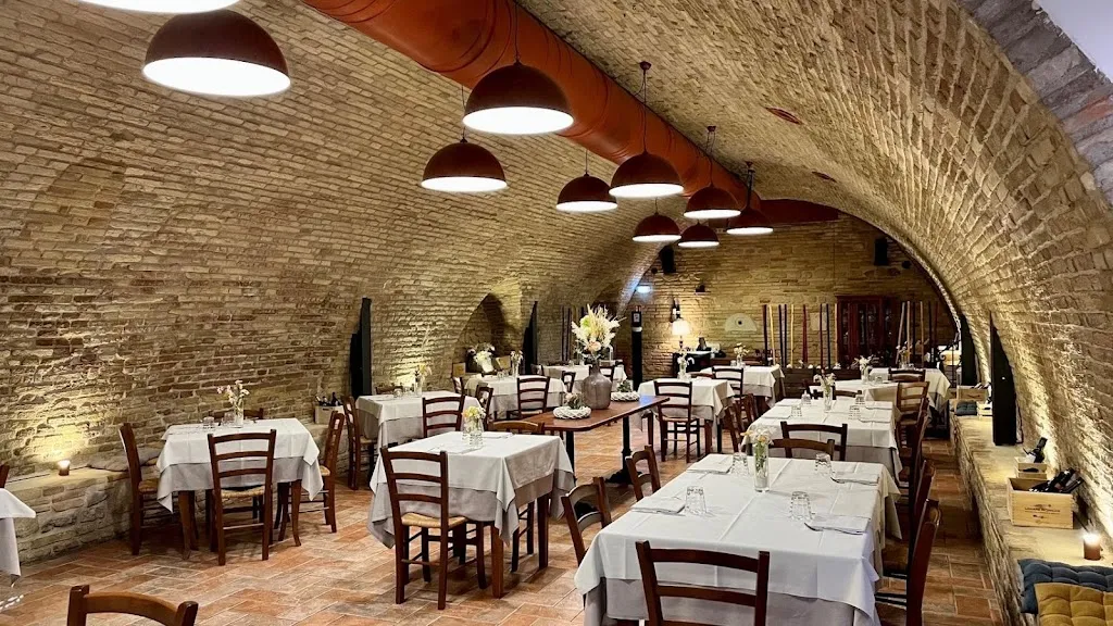 Taverna del Ghiottone restaurant in Cuccurano