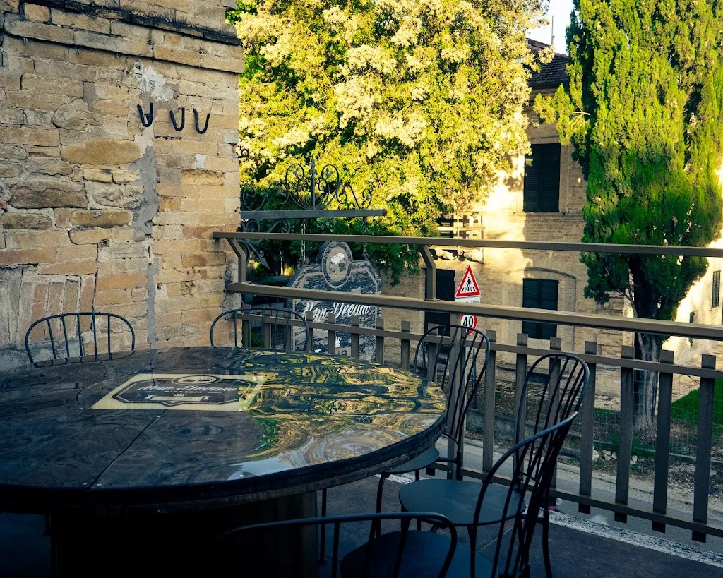 New Dream Pub Birreria restaurant in Falerone