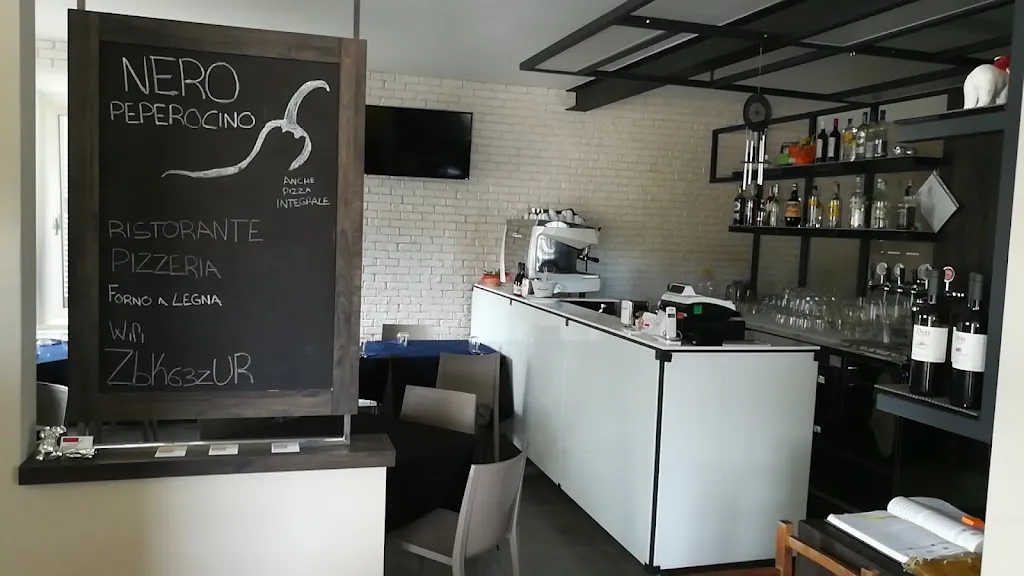 Ristorante Pizzeria Nero Peperoncino_Falerone_slider_image_1