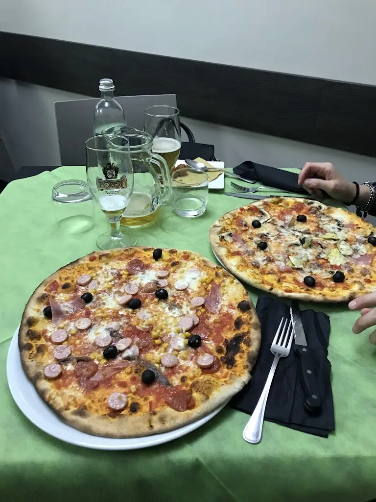 Ristorante Pizzeria Nero Peperoncino_Falerone_slider_image_3