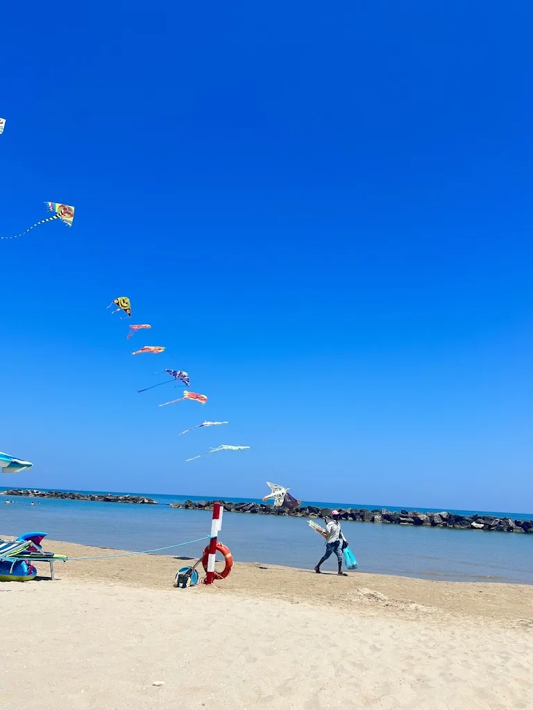 Jacqueline Pender_koko beach & restaurant_Cupra Marittima_recensione