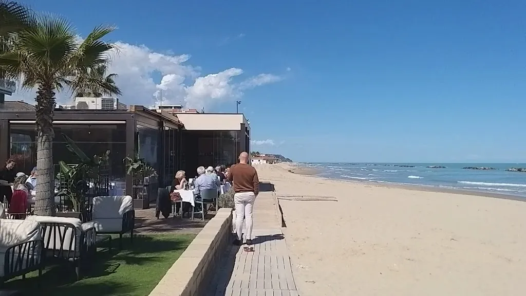 koko beach & restaurant_Cupra Marittima_slider_image_2