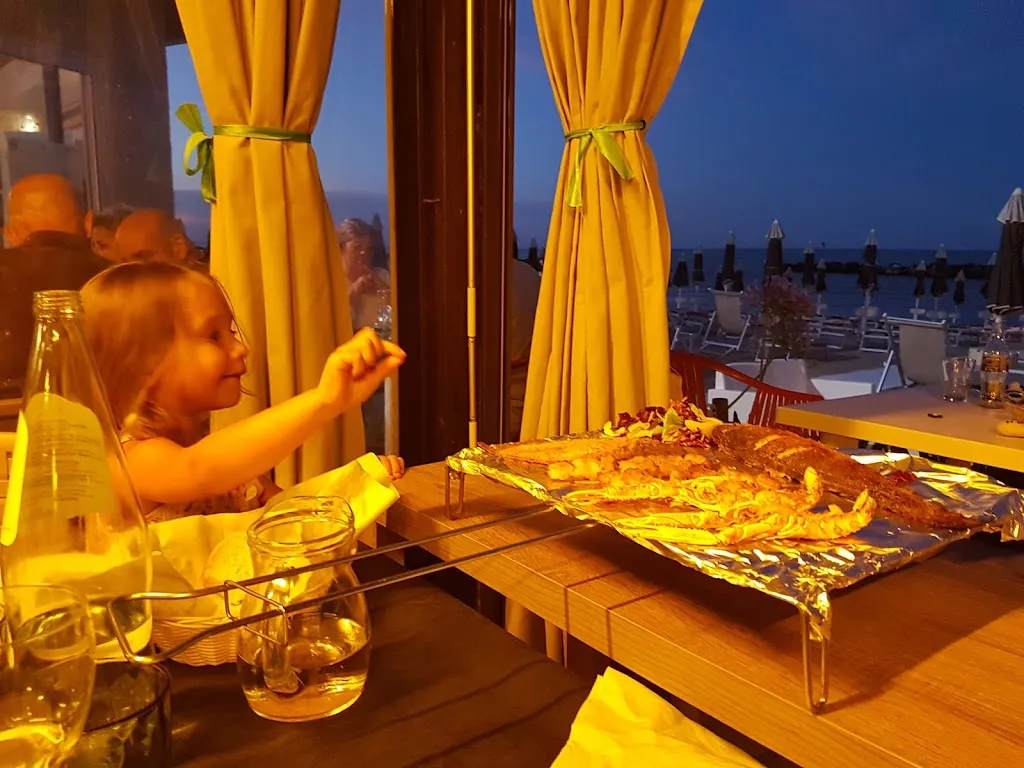 Emanuele Marini_Chalet Ba Beach_Cupra Marittima_review