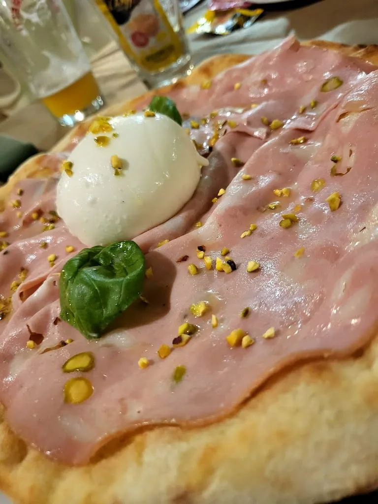 Simona Fodarella_Chalet Marinai_Cupra Marittima_review