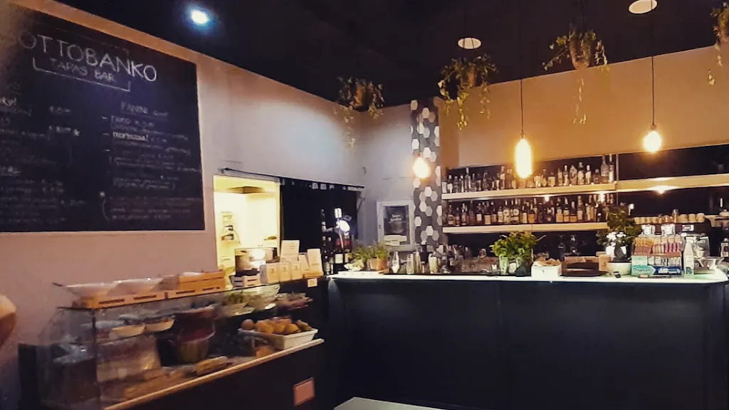 Sottobanko Cocktail Bar restaurant in Cupra Marittima