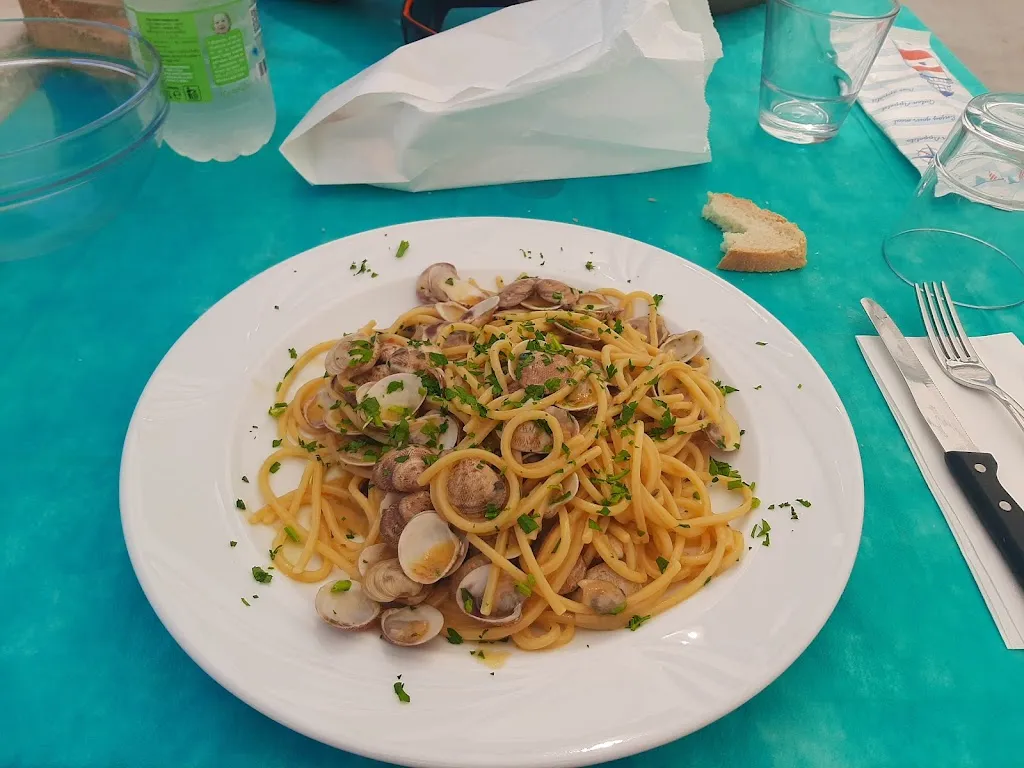 Laura Moro_Chalet Sirenella_Cupra Marittima_review