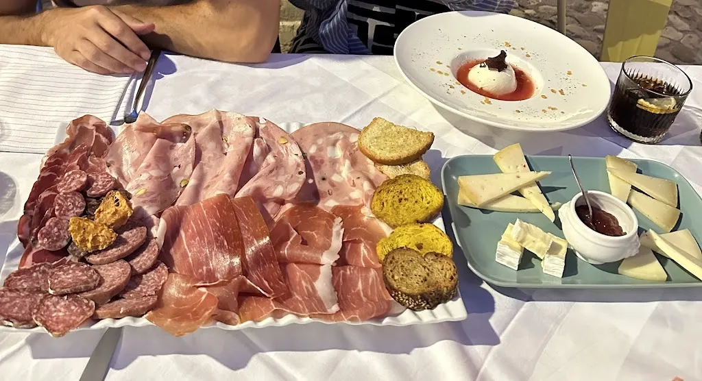 Saatchi S_Osteria dell'Arancio_Cupra Marittima_review