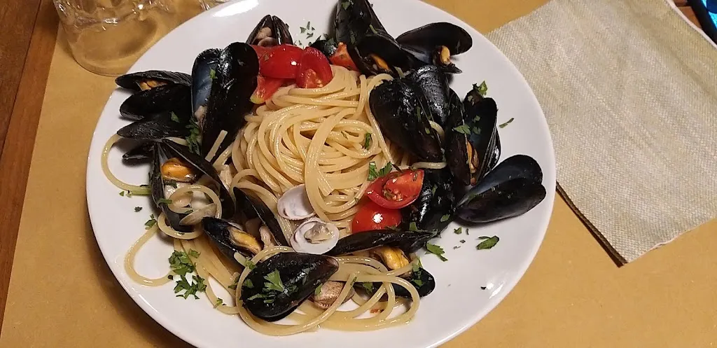 Angelo Caselli_Chalet Papa' Orso_Cupra Marittima_recensione