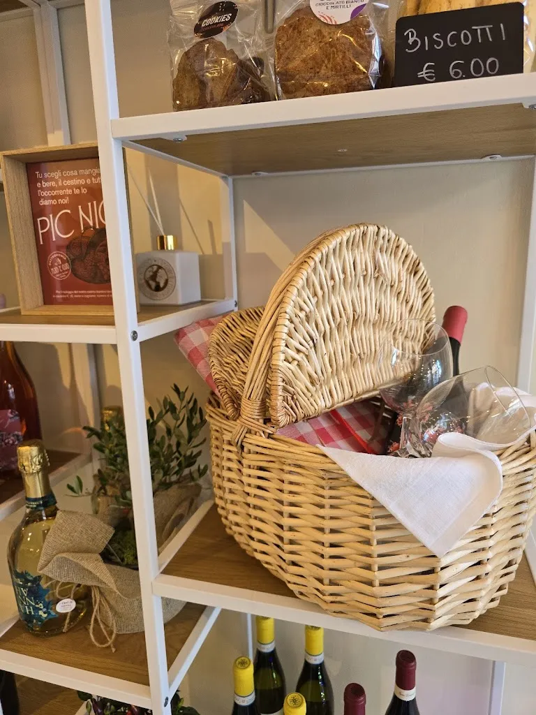 Emanuela Di Marco_AJO E OJO GASTRONOMIA_Cupra Marittima_review