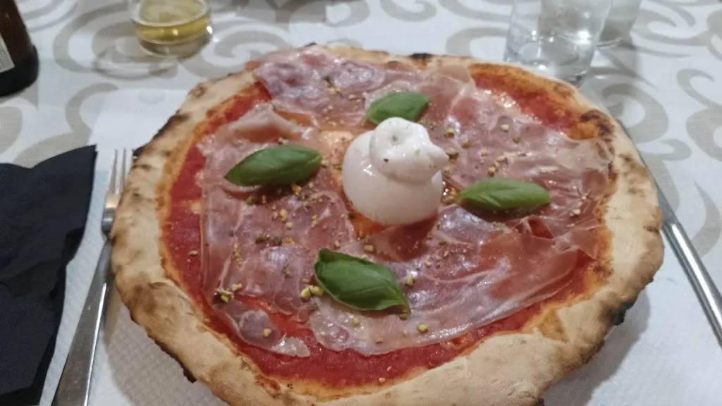 Elisa Federici_Sapore del sole ristorante pizzeria_Fermignano_review