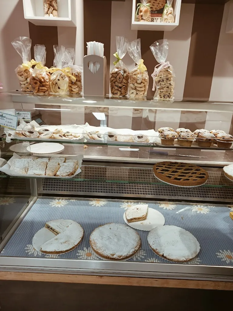 Il Maggiolino Di Ale Snc Di Aleksaner Rama restaurant in Fermignano