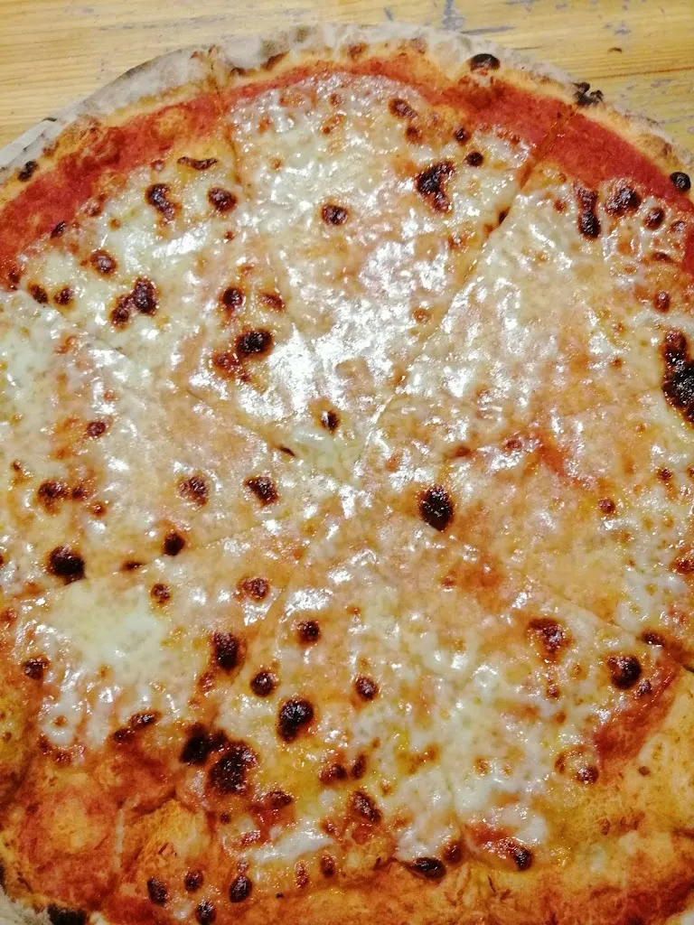 Pizzeria Party_Fermignano_slider_image_2