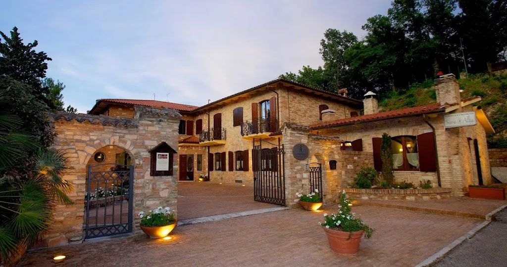 Villa Serra Alta Resort restaurant in Fermignano