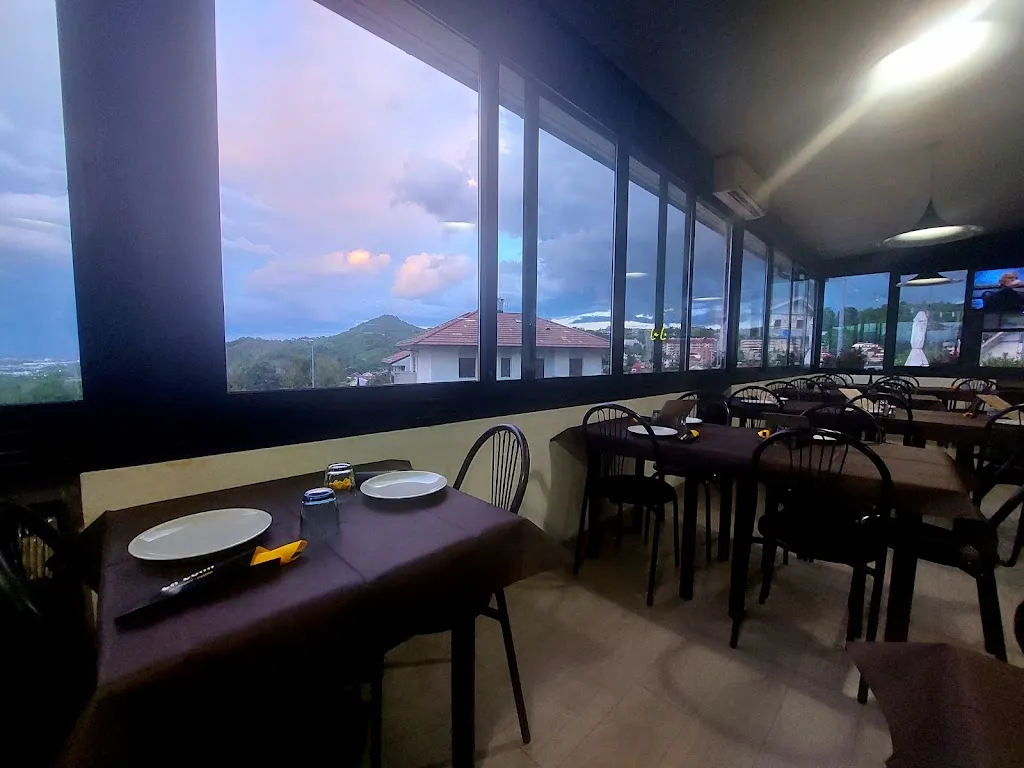 Pizzeria La Luna_Folignano_slider_image_3