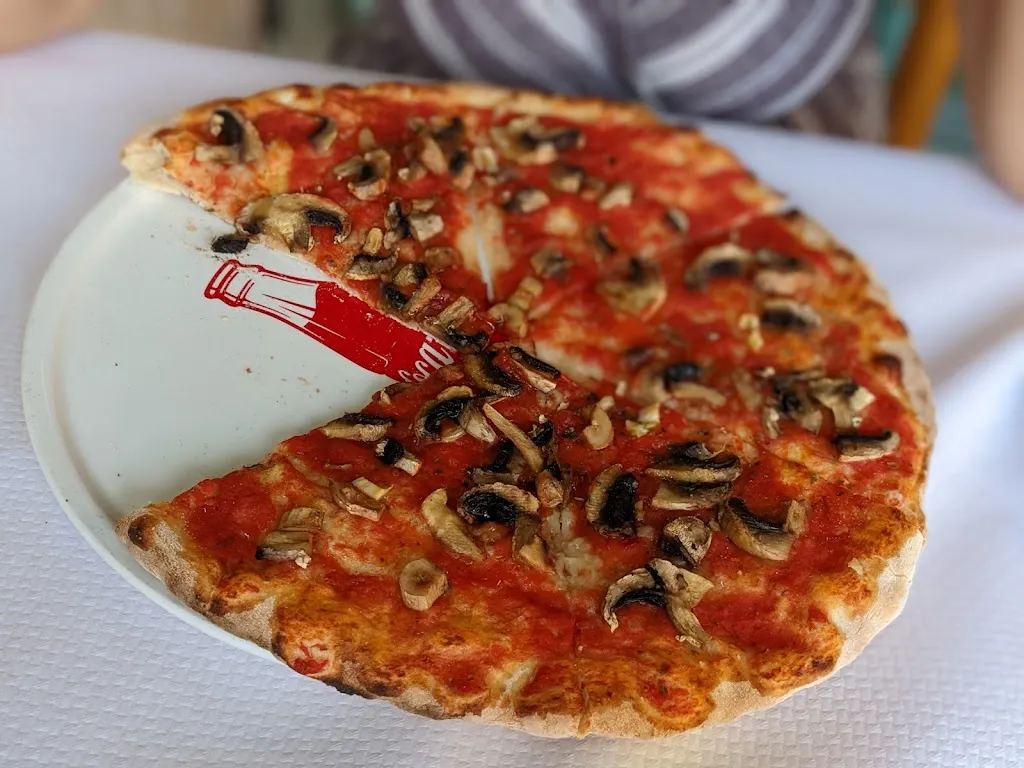 Pizzeria Del Cucu' Di Cuculli Silvia restaurant in Folignano