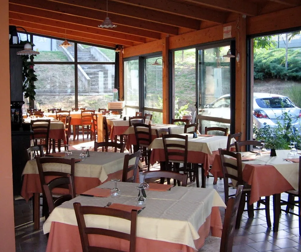 Locanda della Ravignana restaurant in Fratte Rosa