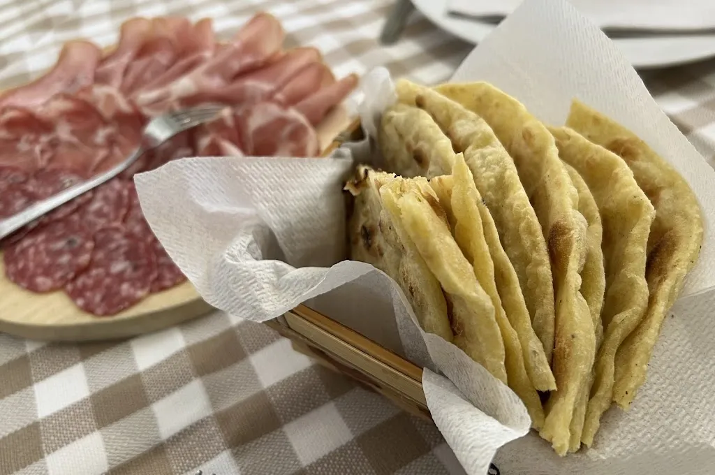 Ristorante Amabile_Frontone_slider_image_3