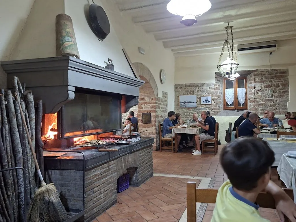 Taverna della Rocca_Frontone_slider_image_3