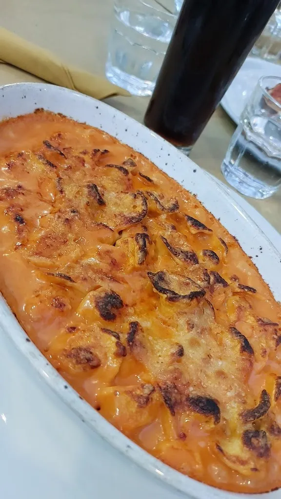 Pizzeria Ristorante Da La Socera_Frontone_slider_image_2