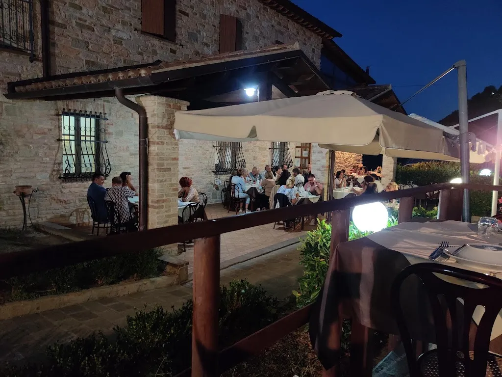 Alla Locanda Di Fontebella Di Serra Diego & C. S.A.S._Frontone_slider_image_3