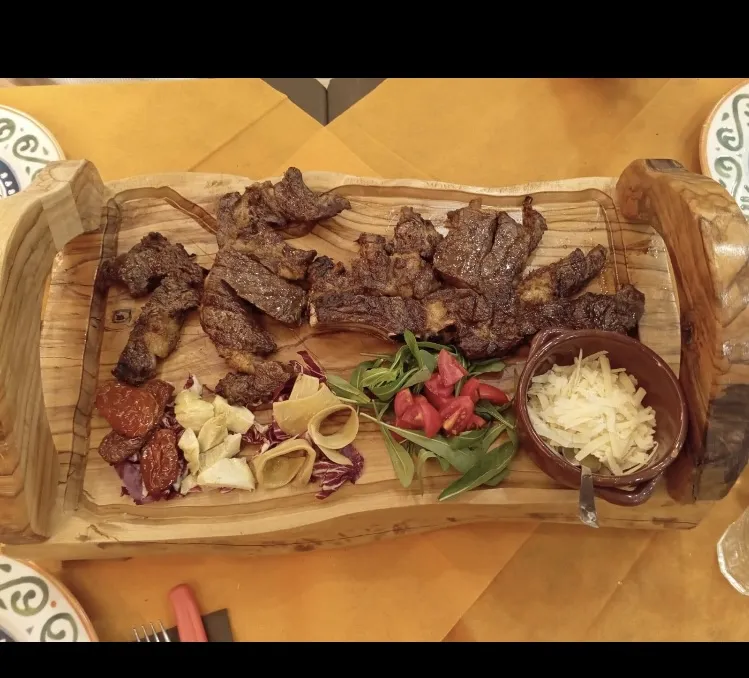 Tiffany Caffè Ristorante Braceria Pizzeria_Casalini_slider_image_3