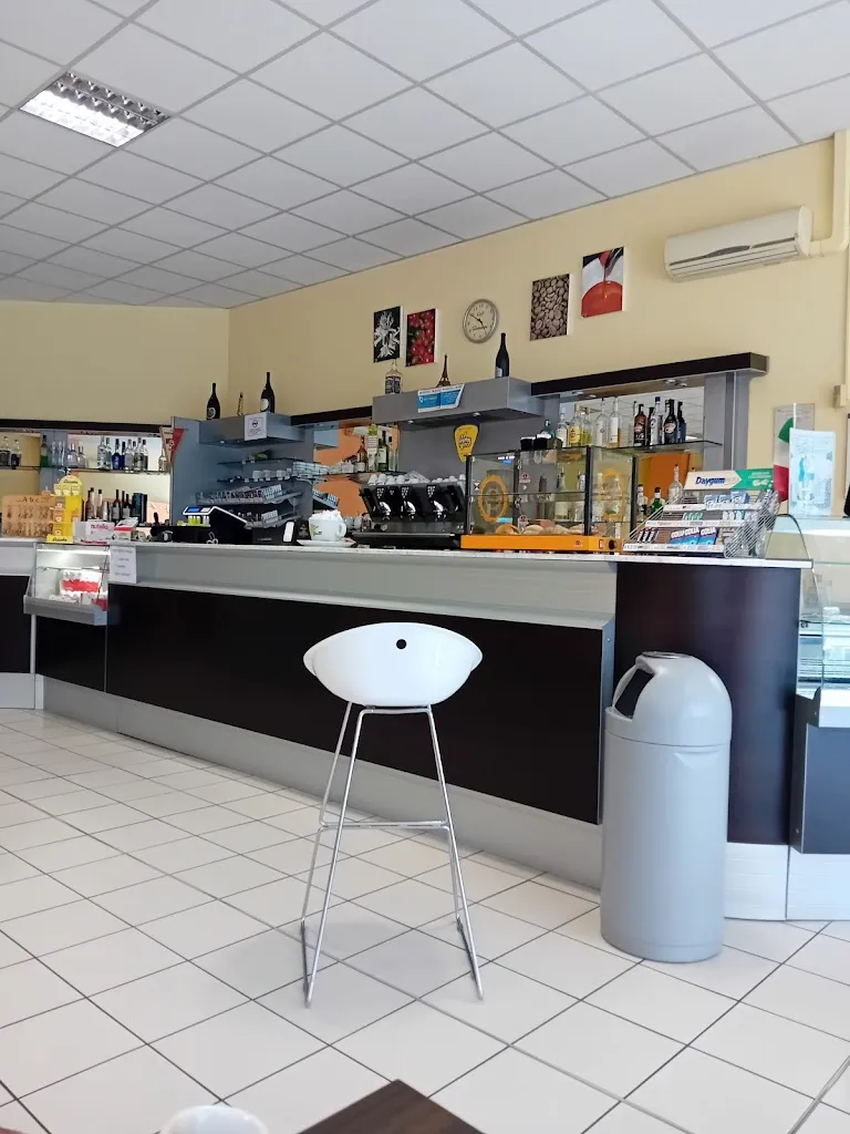 Vania Bellagamba_Tavola Calda Bar Nuovo Fiore_Fossombrone_recensione