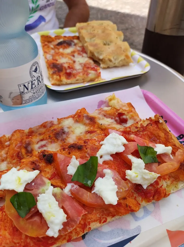 Pizzeria Paninoteca Bar L'arcobaleno_Fossombrone_slider_image_2