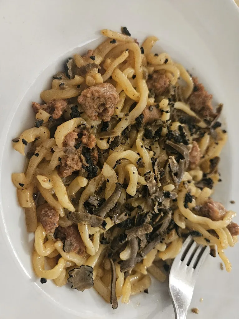 Ana Teskera_Hotel Ristorante Pizzeria da Bosio_Genga_review