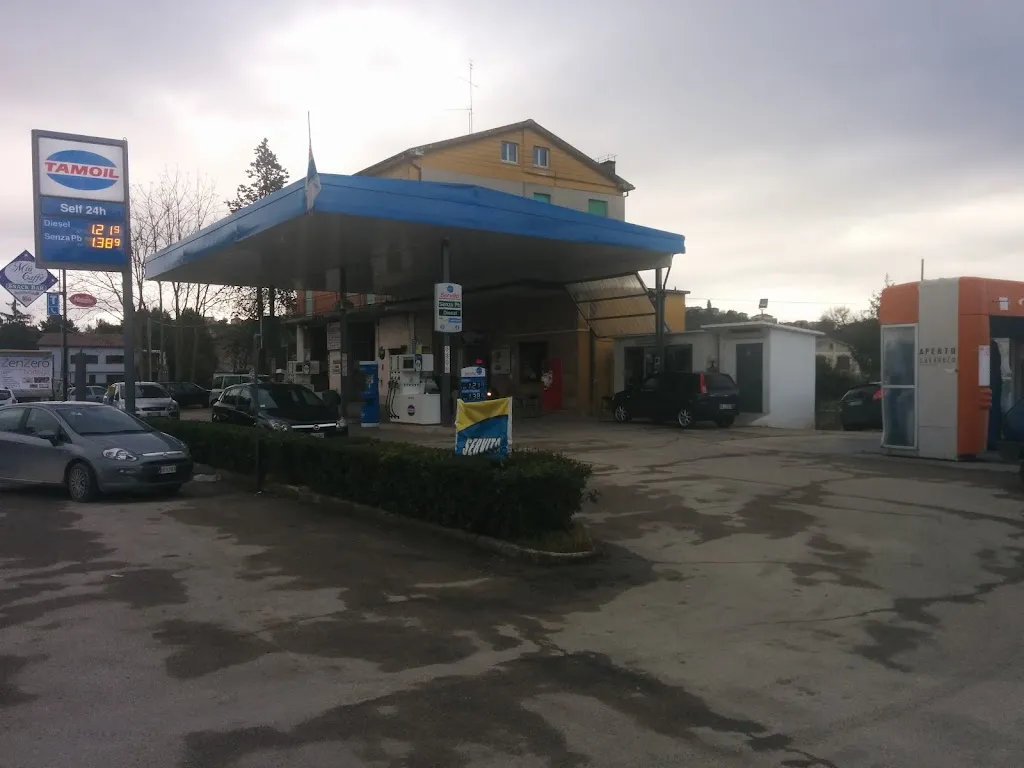 Tamoil Service Station restaurant in Grottazzolina