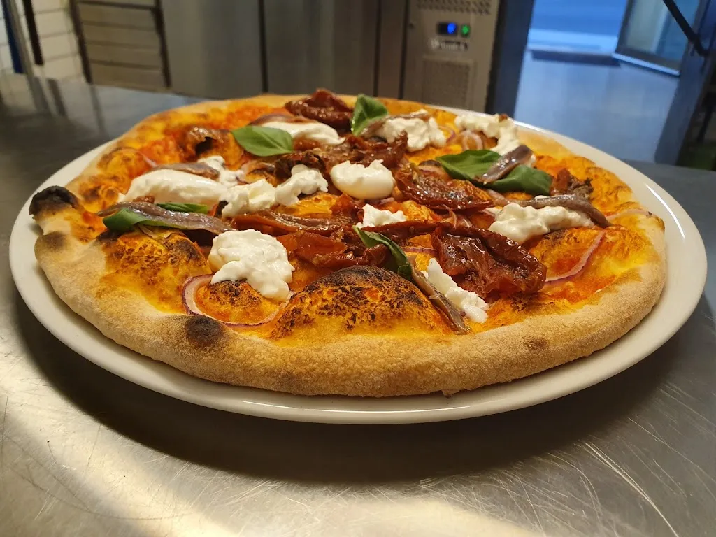 AL BORGO pizzeria d 'asporto_Gradara_slider_image_2