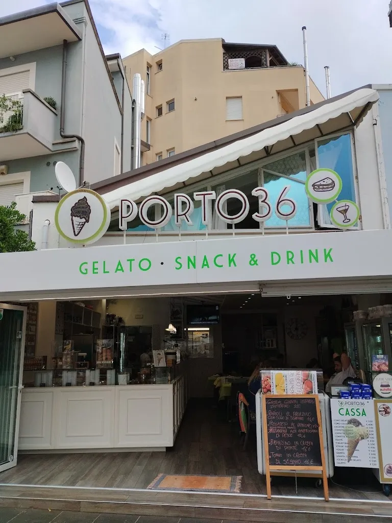 Porto 36 Il Gelato al Naturale restaurant in Gabicce Mare