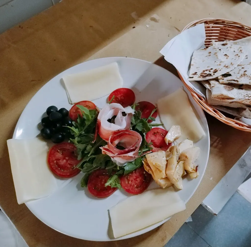 Red Rusty_Gabicce Mare_slider_image_2