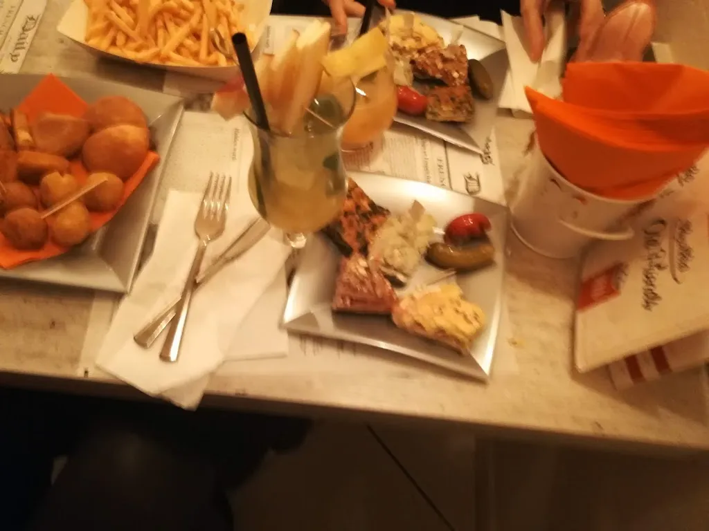 Simona Babarada_Old Friends_Casalini_review