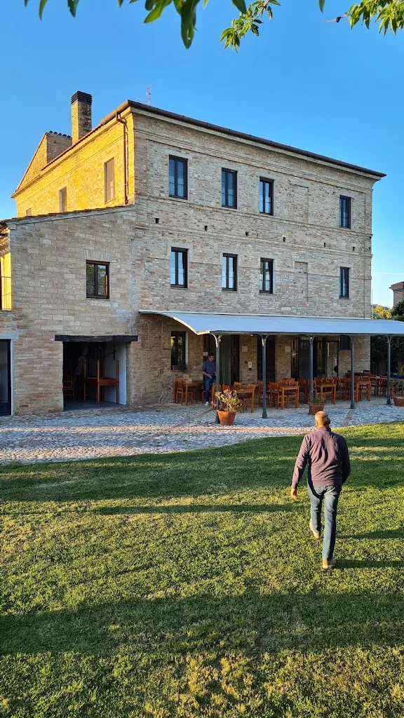 Lucia Panzarino_Casa Vecchia_Lapedona_review