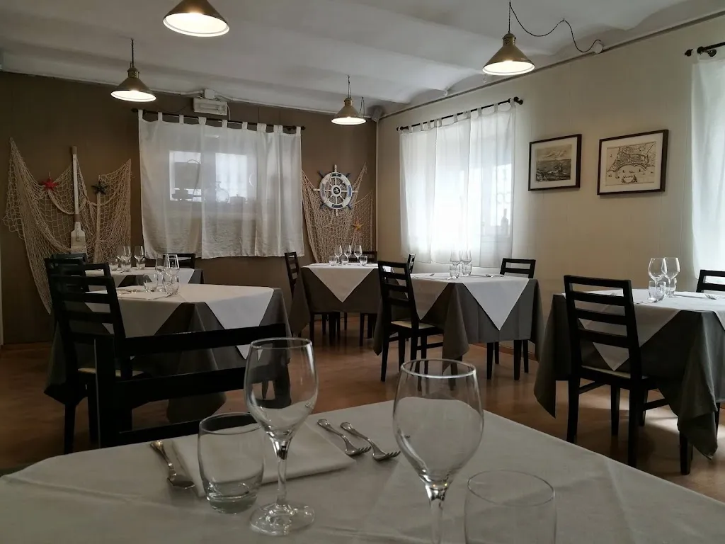 La Vecchia Osteria restaurant in Le Grazie di Ancona