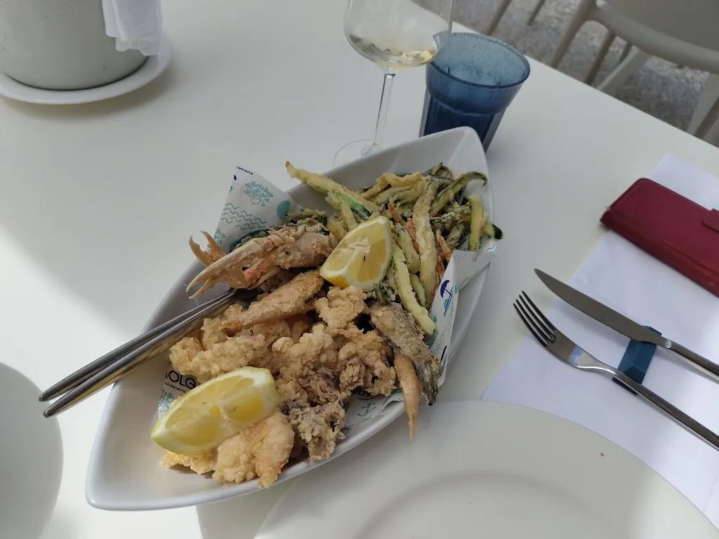 Lucia Ford-Ferrari_Il Molo Portonovo_Le Grazie di Ancona_avis