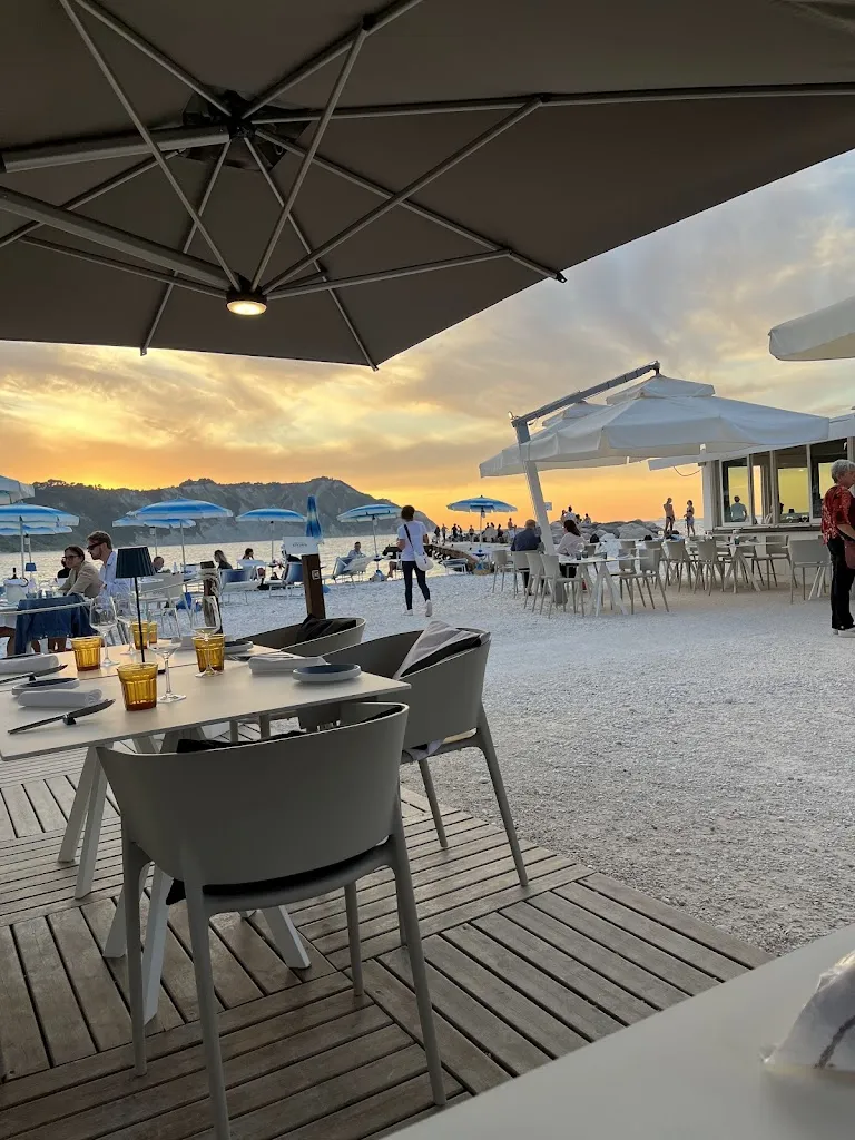 Il Molo Portonovo restaurant in Le Grazie di Ancona