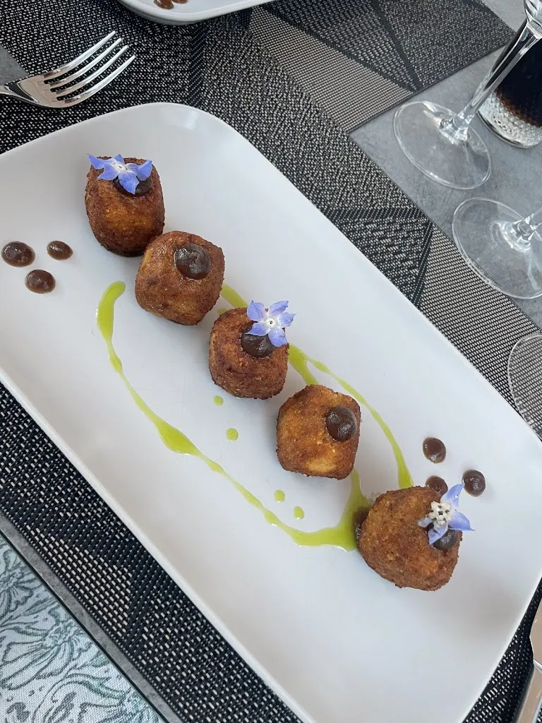 Peaches Pooches_Melting Pot Bistro_Casalini_review