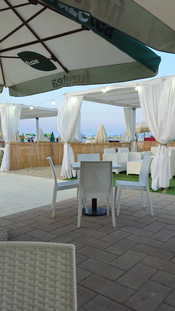 Marco Andreoli_Paradise Beach_Lido di Fermo_review