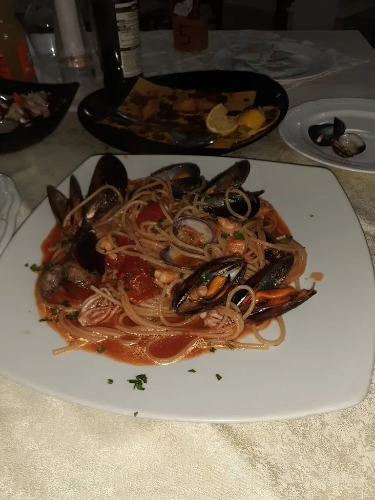 Nazie Nazirra_Borgo Massella_Casamassella_review