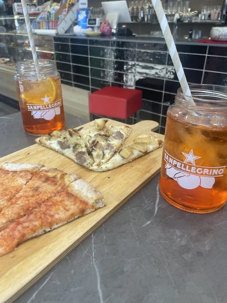 East Side Cafe restaurant in Lido di Fermo