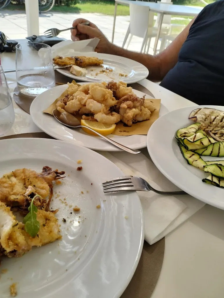 Enrica Scansani_Bagni Anna_Lido di Fermo_review