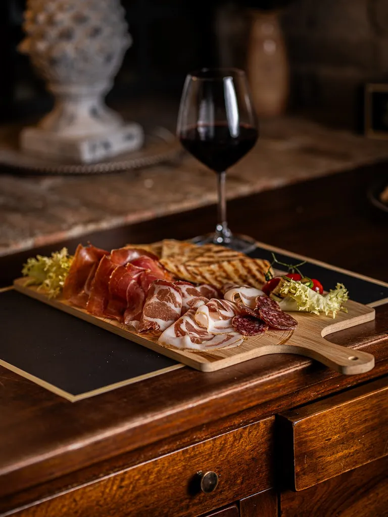 Ristorante La Gatta_Lunano_slider_image_3