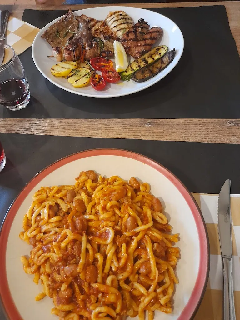 Ristorante La Vecchia Trattoria_Lunano_slider_image_2