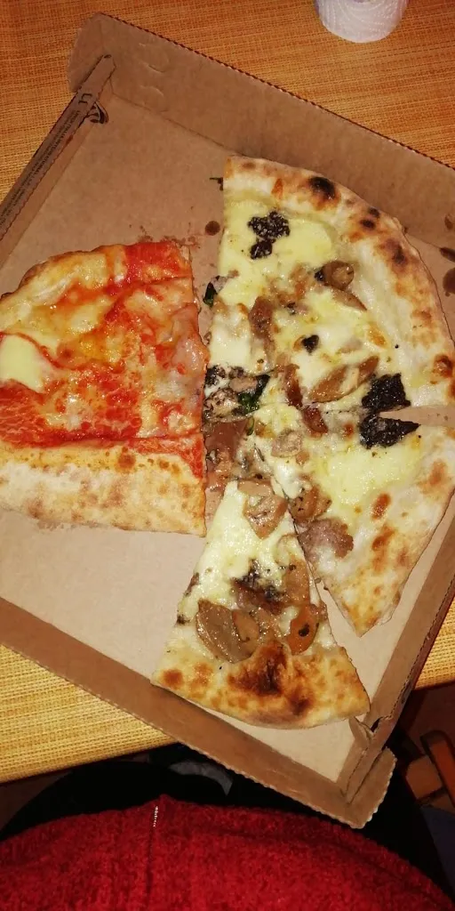 Oscar Dapolis_Pizzeria L' Angolo dello Sfizio_Jesi_Bewertung