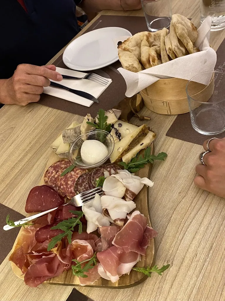 Margherita Giuliani_Ristorante Vecchia Pizzeria_Jesi_review