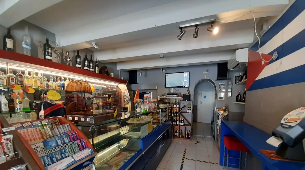 Bar Pizzeria Cuba Libre, di Angelelli A. & L. SNC restaurant in Macine-Borgo Loreto